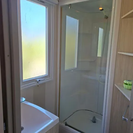 Camping Mobil-home Au Bord Du De